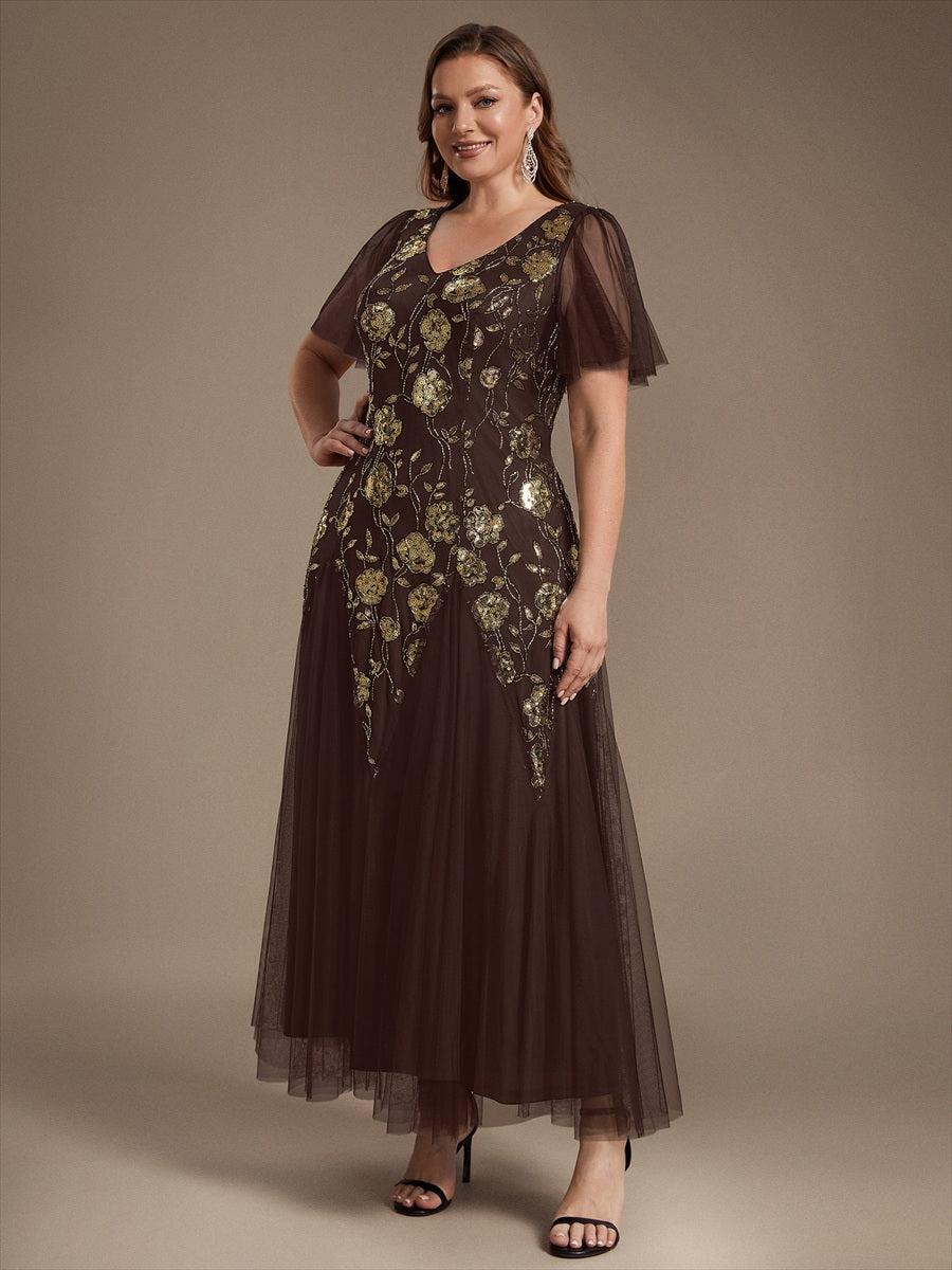 Bodenlanger V-Ausschnitt A-Linie Pailletten Kleid Mit Patchwork Und Funkelnden Details #Farbe_Schokoladenbraun