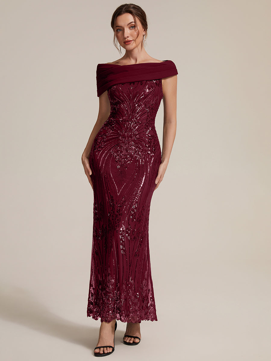 Maxilänge Asymmetrischer Ausschnitt Figurbetontes Kleid Aus Pailletten Für Glamourösen Look #Farbe_Burgunderrot