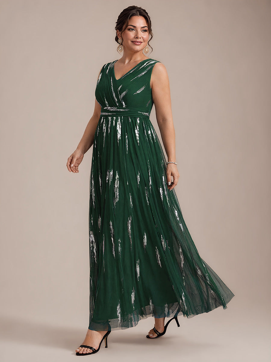 Maxilänge V-Ausschnitt A-Linien Kleid Aus Tüll Mit Pailletten Und 3D Drapierung #Farbe_Dunkelgrün