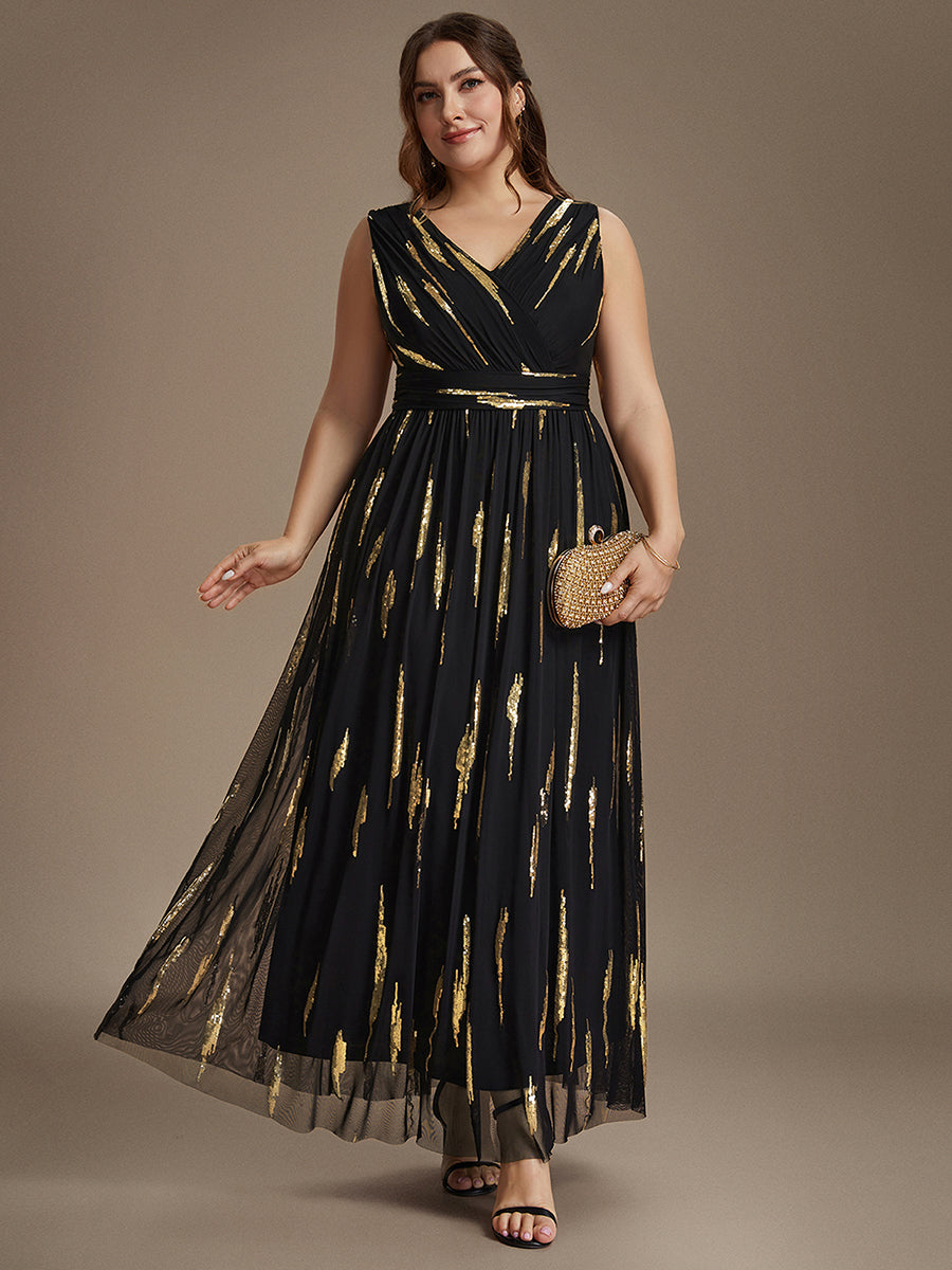 Maxilänge V-Ausschnitt A-Linien Kleid Aus Tüll Mit Pailletten Und 3D Drapierung #Farbe_Schwarz & Gold