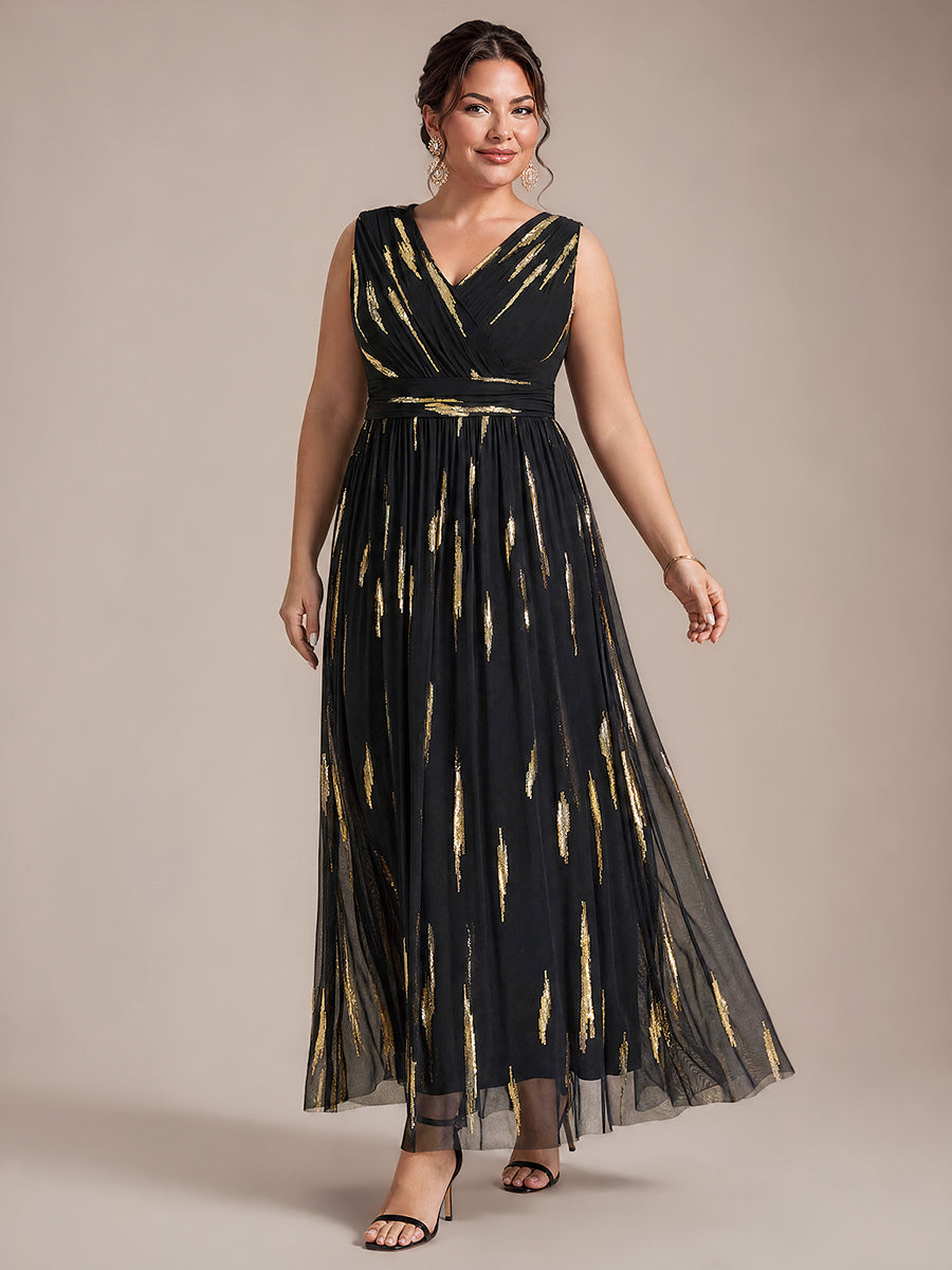 Maxilänge V-Ausschnitt A-Linien Kleid Aus Tüll Mit Pailletten Und 3D Drapierung #Farbe_Schwarz / Metallisches Gold