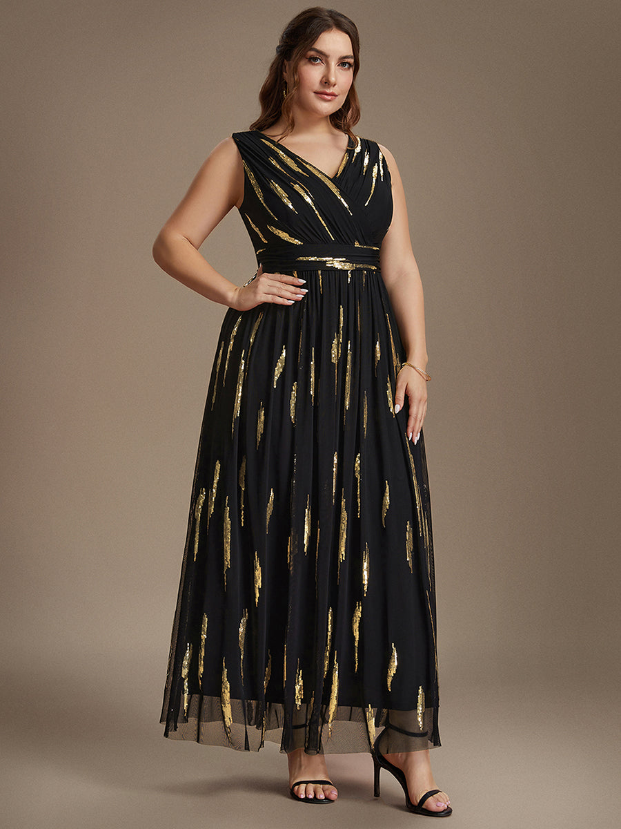 Maxilänge V-Ausschnitt A-Linien Kleid Aus Tüll Mit Pailletten Und 3D Drapierung #Farbe_Schwarz & Gold