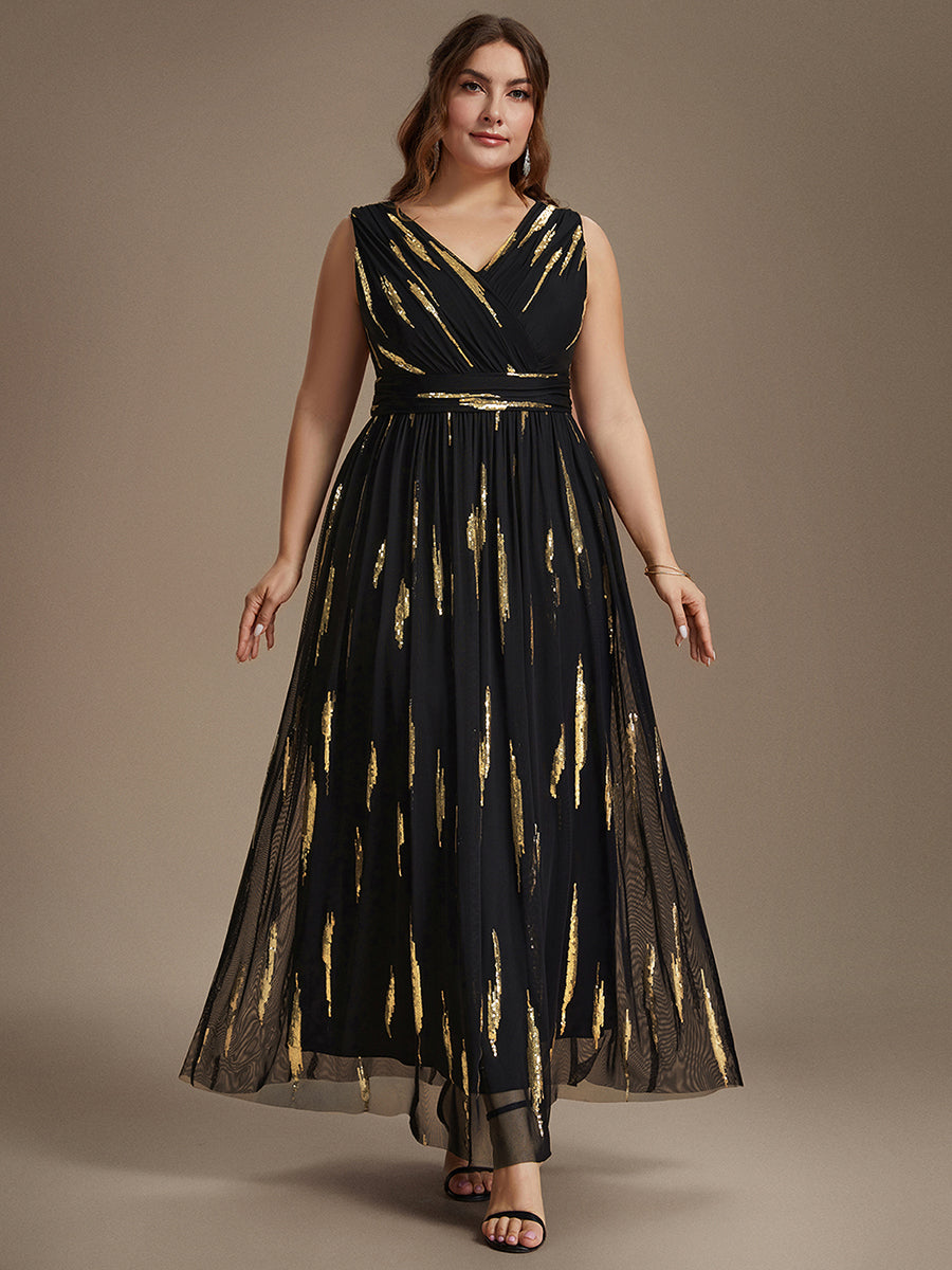 Maxilänge V-Ausschnitt A-Linien Kleid Aus Tüll Mit Pailletten Und 3D Drapierung #Farbe_Schwarz & Gold