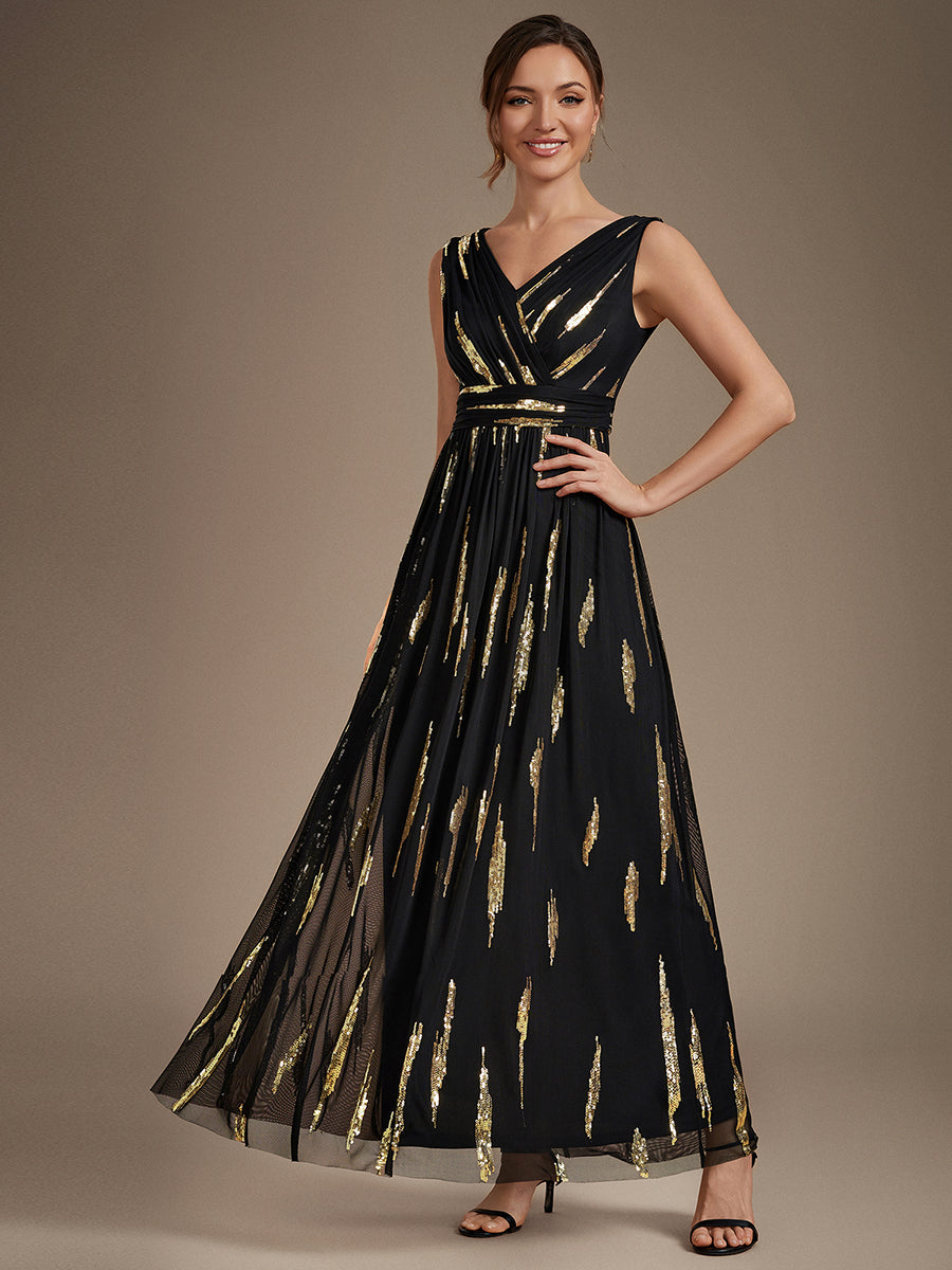 Maxilänge V-Ausschnitt A-Linien Kleid Aus Tüll Mit Pailletten Und 3D Drapierung #Farbe_Schwarz & Gold