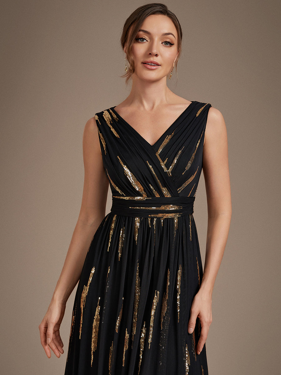 Maxilänge V-Ausschnitt A-Linien Kleid Aus Tüll Mit Pailletten Und 3D Drapierung #Farbe_Schwarz & Gold