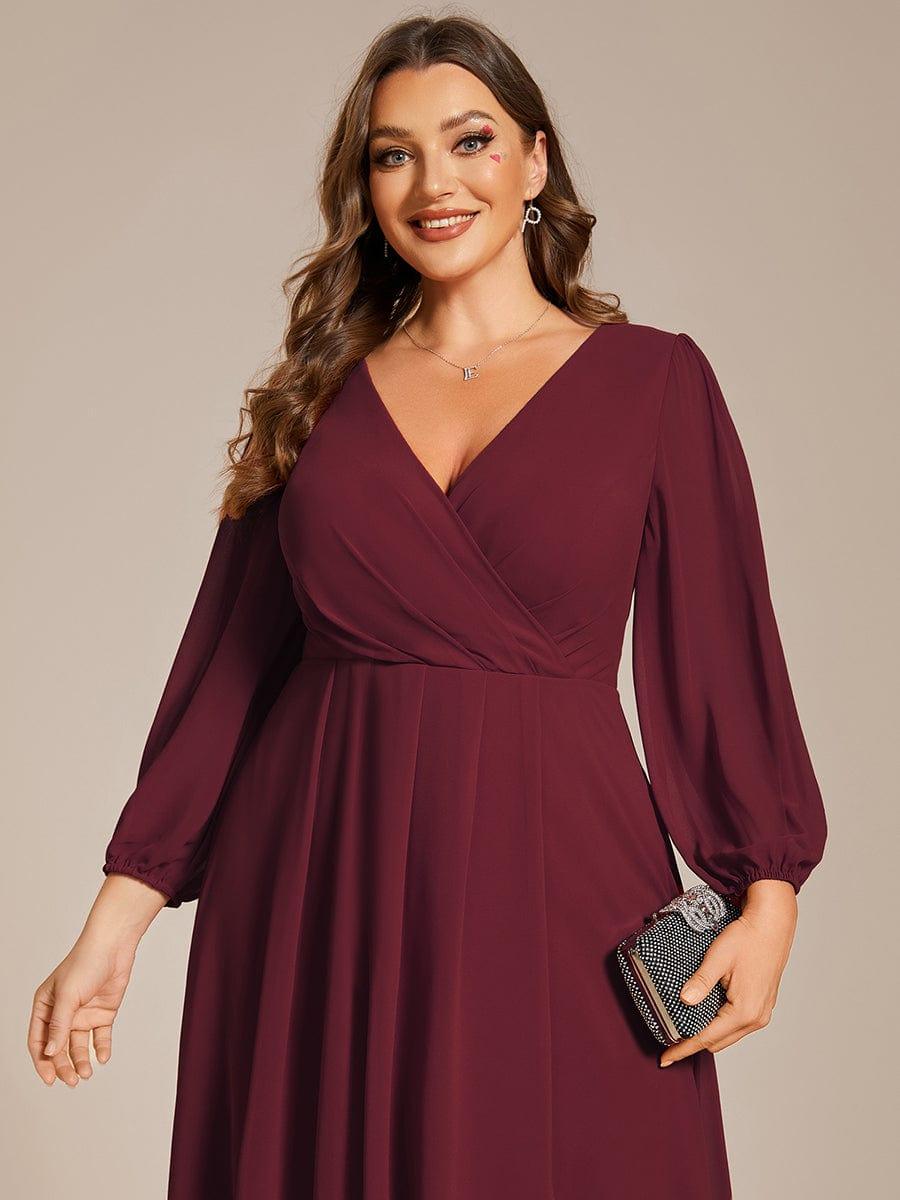 Robe d'invit¨¦ de mariage trap¨¨ze en mousseline fluide ¨¤ encolure ronde et longueur au genou #farbe_Burgundy Robe d'invit¨¦ de mariage trap¨¨ze en mousseline fluide ¨¤ encolure ronde et longueur au genou #farbe_Burgundy
