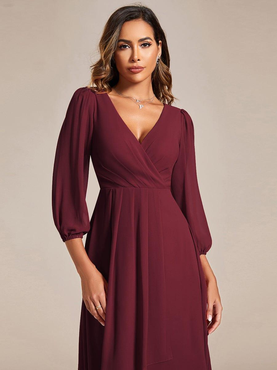 Robe d'invit¨¦ de mariage trap¨¨ze en mousseline fluide ¨¤ encolure ronde et longueur au genou #farbe_Burgundy Robe d'invit¨¦ de mariage trap¨¨ze en mousseline fluide ¨¤ encolure ronde et longueur au genou #farbe_Burgundy