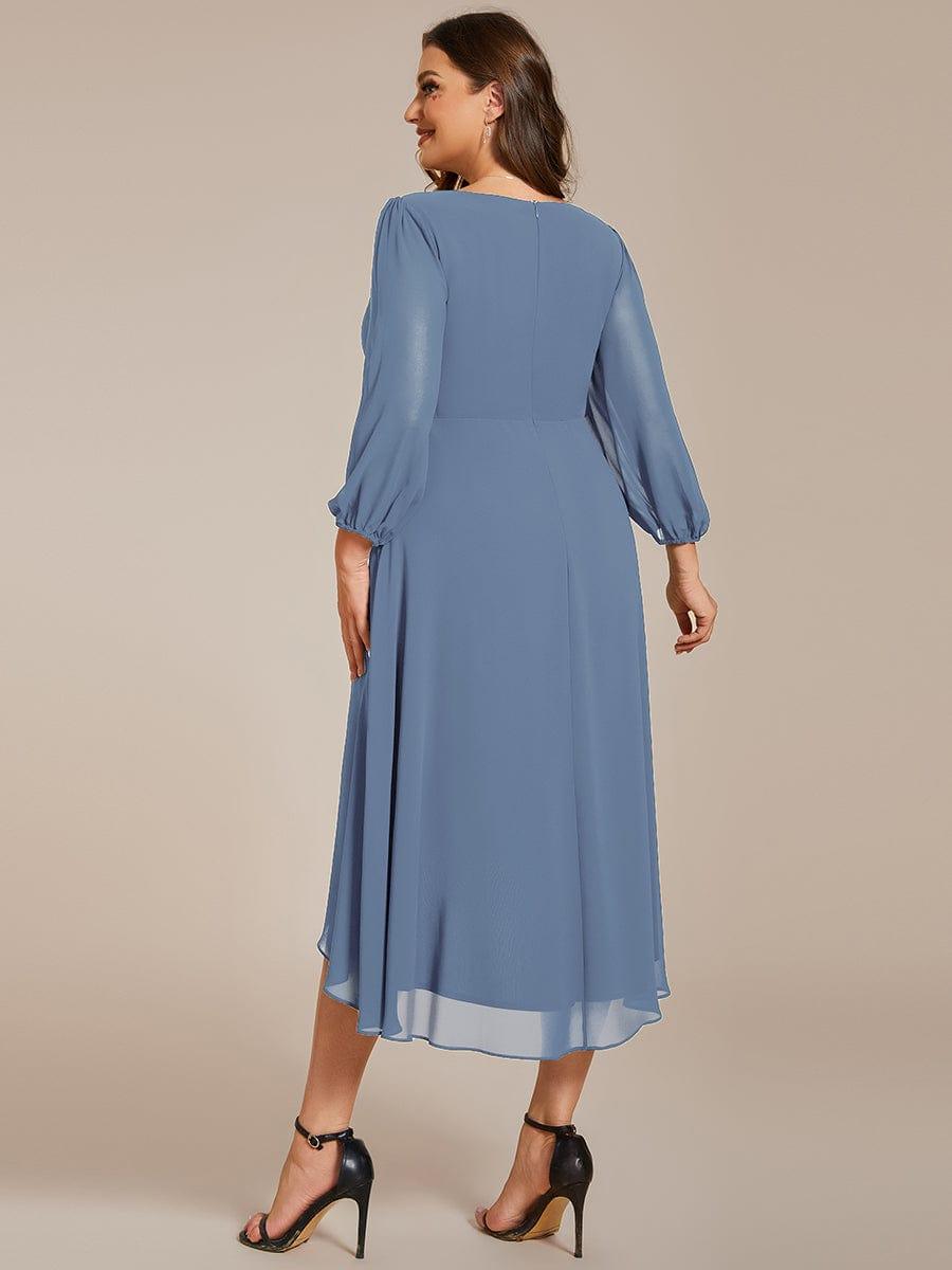 Robe d'invit¨¦ de mariage trap¨¨ze en mousseline fluide ¨¤ encolure ronde et longueur au genou #farbe_Dusty Navy Robe d'invit¨¦ de mariage trap¨¨ze en mousseline fluide ¨¤ encolure ronde et longueur au genou #farbe_Dusty Navy