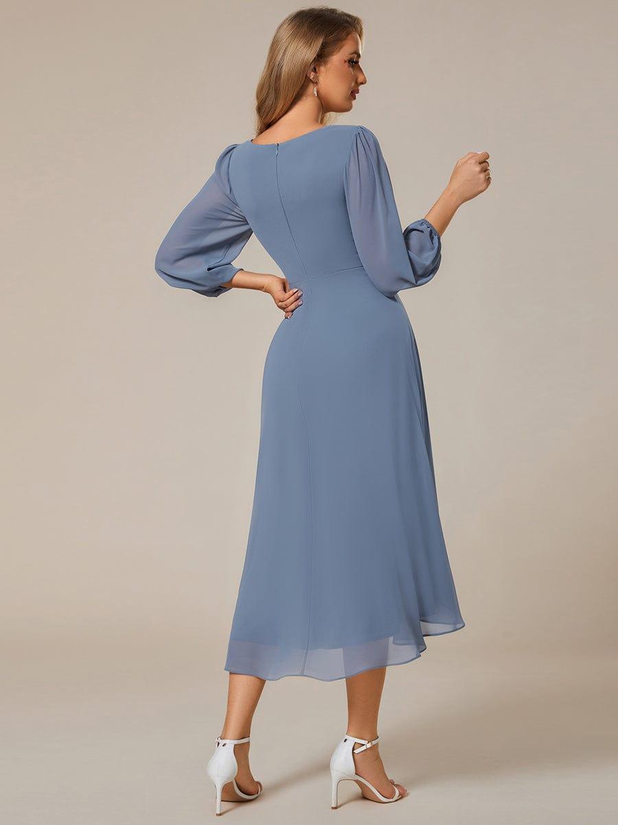 Robe d'invit¨¦ de mariage trap¨¨ze en mousseline fluide ¨¤ encolure ronde et longueur au genou #farbe_Dusty Navy Robe d'invit¨¦ de mariage trap¨¨ze en mousseline fluide ¨¤ encolure ronde et longueur au genou #farbe_Dusty Navy