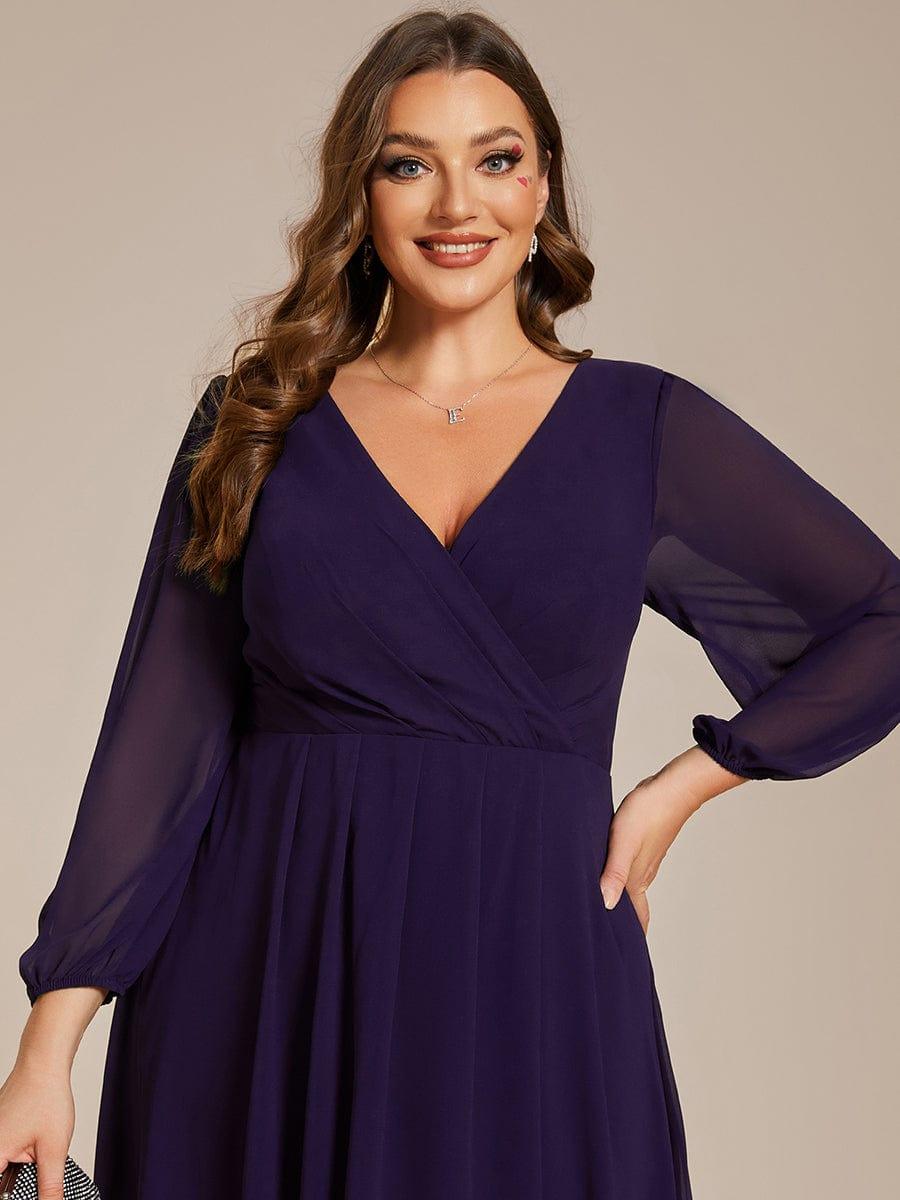 Robe d'invit¨¦ de mariage trap¨¨ze en mousseline fluide ¨¤ encolure ronde et longueur au genou #farbe_Dunkel Violett Robe d'invit¨¦ de mariage trap¨¨ze en mousseline fluide ¨¤ encolure ronde et longueur au genou #farbe_Dunkel Violett