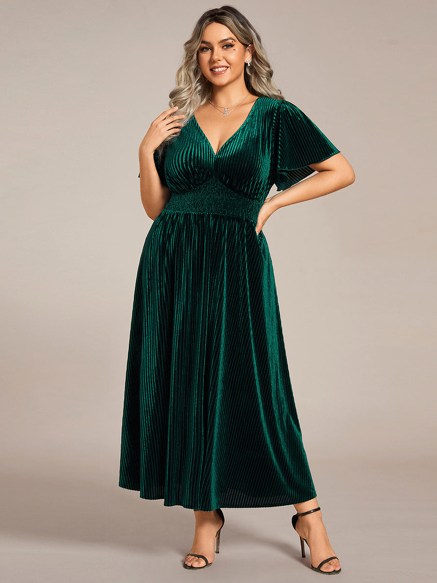 Midi Tee-Länge A-Linie Kleid Mit V-Ausschnitt Aus Weichem Samt Elegant Und Bequem Kleid #Farbe_Dunkelgrün