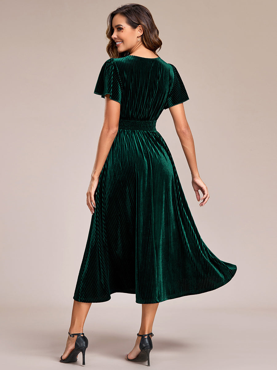Midi Tee-Länge A-Linie Kleid Mit V-Ausschnitt Aus Weichem Samt Elegant Und Bequem Kleid #Farbe_Dunkelgrün