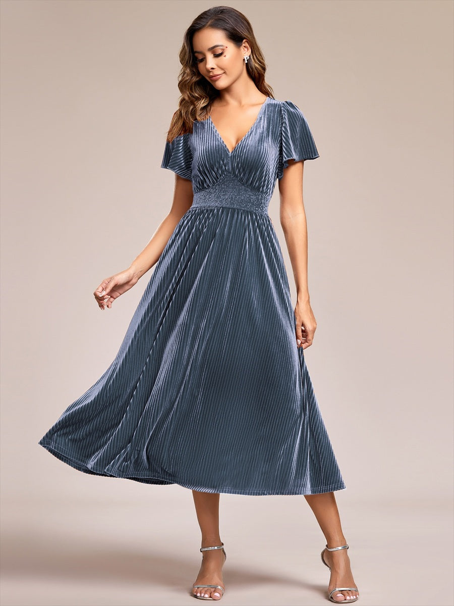 Midi Tee-Länge A-Linie Kleid Mit V-Ausschnitt Aus Weichem Samt Elegant Und Bequem Kleid #Farbe_Taubenblau