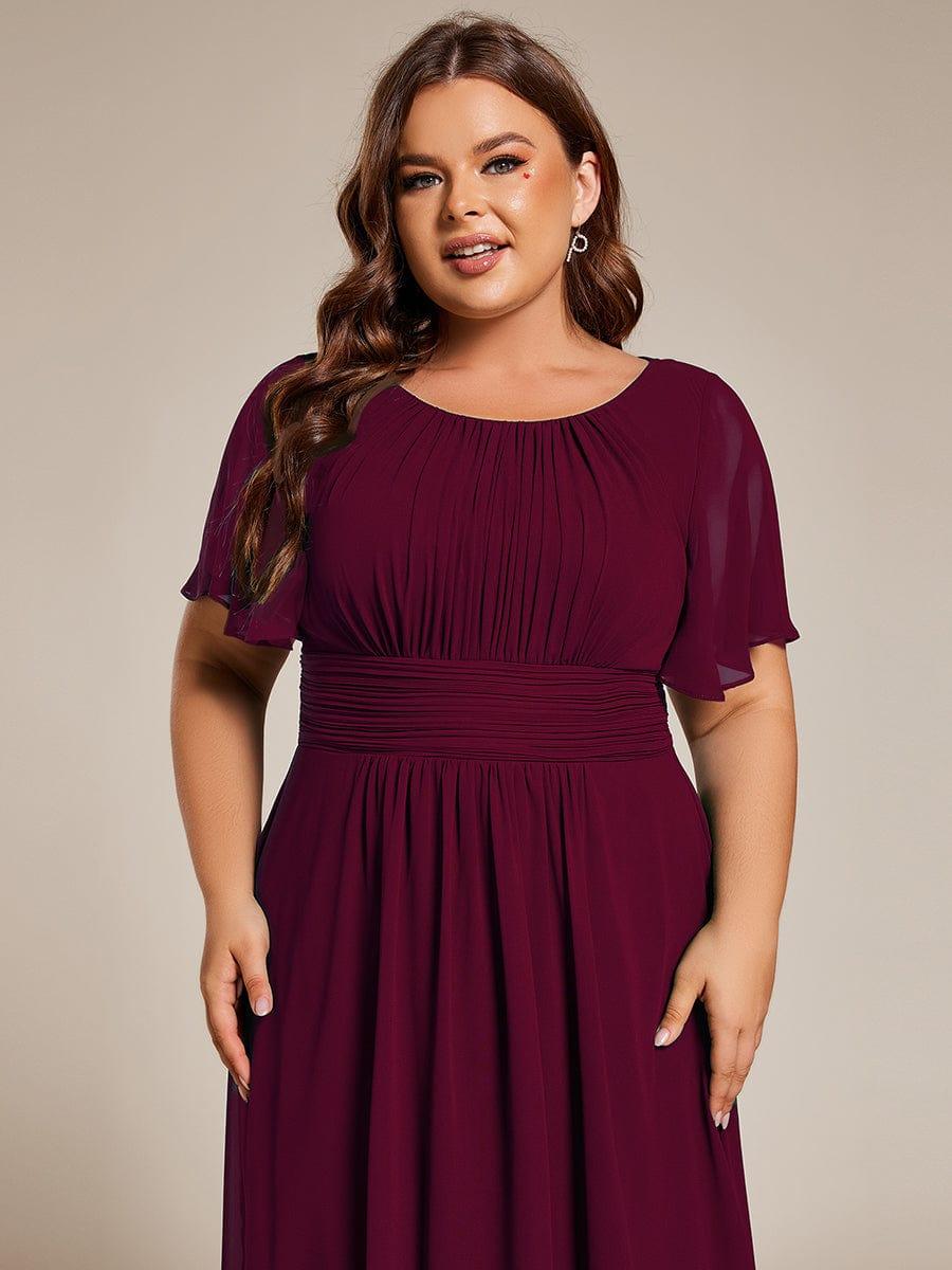 Robe d'invit¨¦ de mariage trap¨¨ze en mousseline fluide ¨¤ encolure ronde et longueur au genou #farbe_Burgundy Robe d'invit¨¦ de mariage trap¨¨ze en mousseline fluide ¨¤ encolure ronde et longueur au genou #farbe_Burgundy