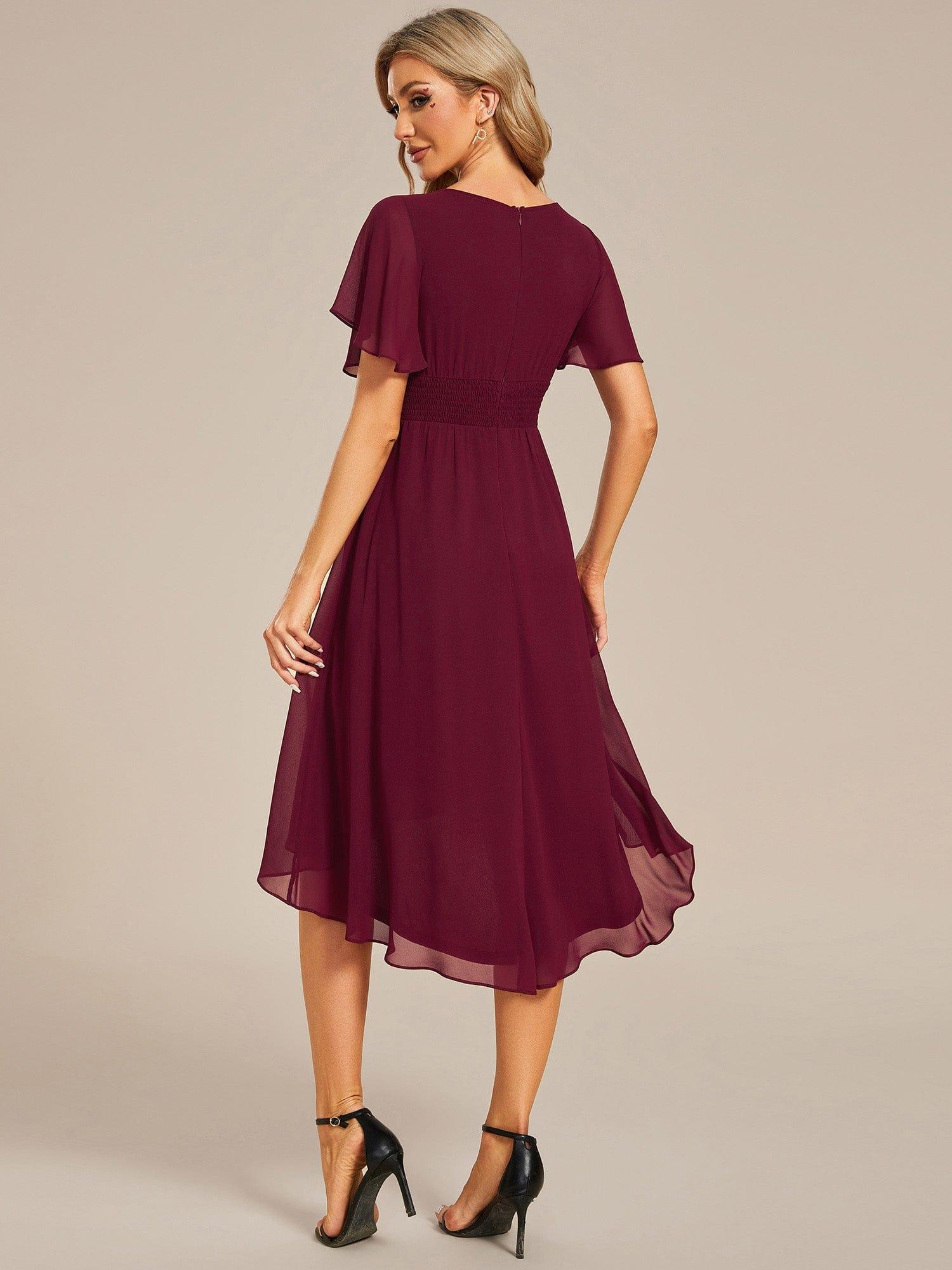 Robe d'invit¨¦ de mariage trap¨¨ze en mousseline fluide ¨¤ encolure ronde et longueur au genou #farbe_Burgundy Robe d'invit¨¦ de mariage trap¨¨ze en mousseline fluide ¨¤ encolure ronde et longueur au genou #farbe_Burgundy