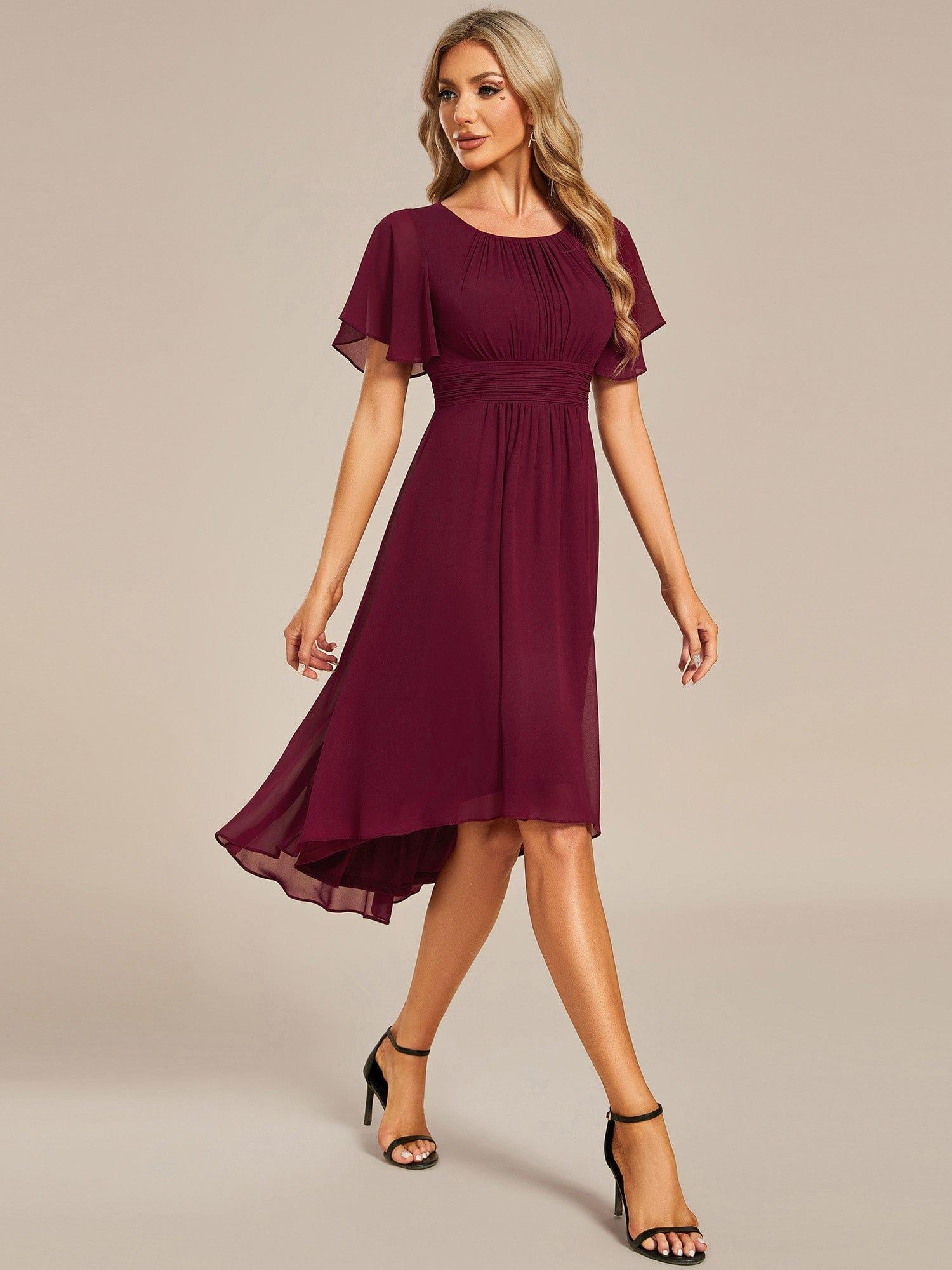 Robe d'invit¨¦ de mariage trap¨¨ze en mousseline fluide ¨¤ encolure ronde et longueur au genou #farbe_Burgundy Robe d'invit¨¦ de mariage trap¨¨ze en mousseline fluide ¨¤ encolure ronde et longueur au genou #farbe_Burgundy