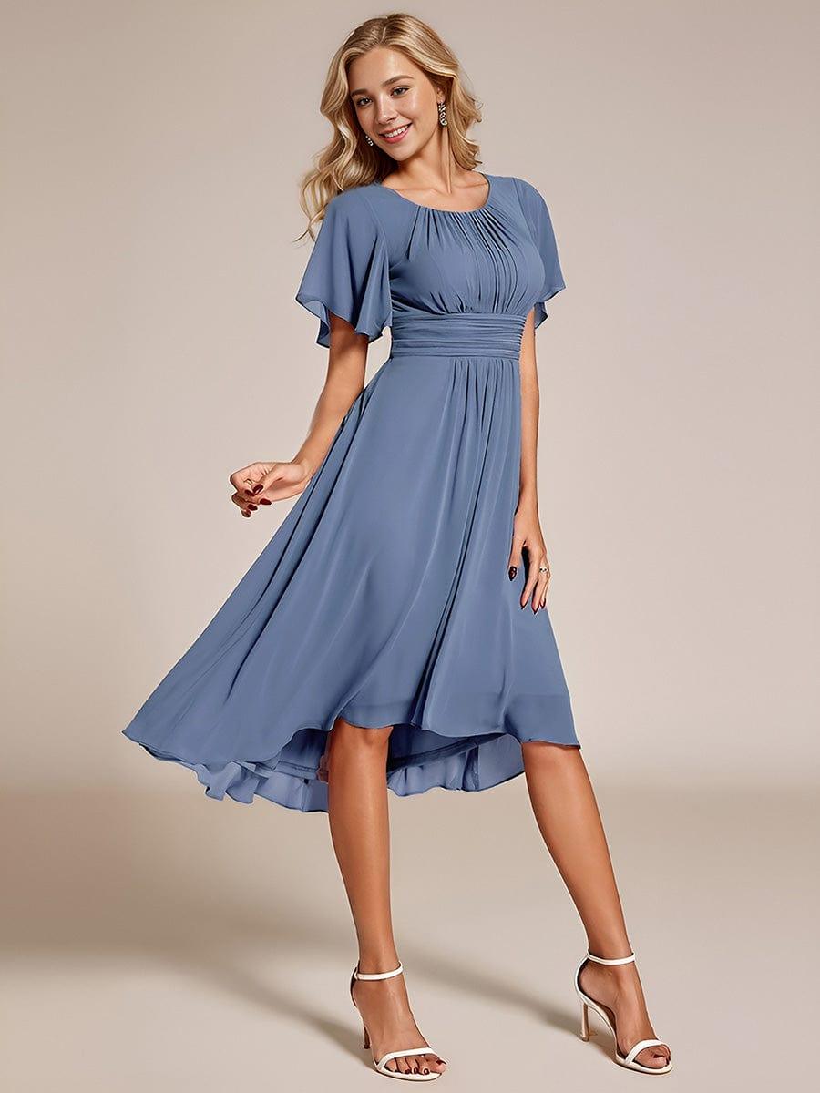 Robe d'invit¨¦ de mariage trap¨¨ze en mousseline fluide ¨¤ encolure ronde et longueur au genou #farbe_Dusty Navy Robe d'invit¨¦ de mariage trap¨¨ze en mousseline fluide ¨¤ encolure ronde et longueur au genou #farbe_Dusty Navy