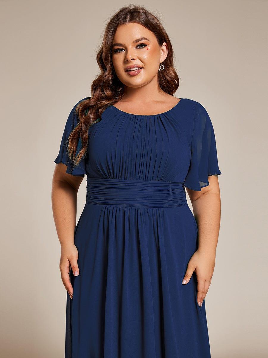 Robe d'invit¨¦ de mariage trap¨¨ze en mousseline fluide ¨¤ encolure ronde et longueur au genou #farbe_Navy Blau Robe d'invit¨¦ de mariage trap¨¨ze en mousseline fluide ¨¤ encolure ronde et longueur au genou #farbe_Navy Blau