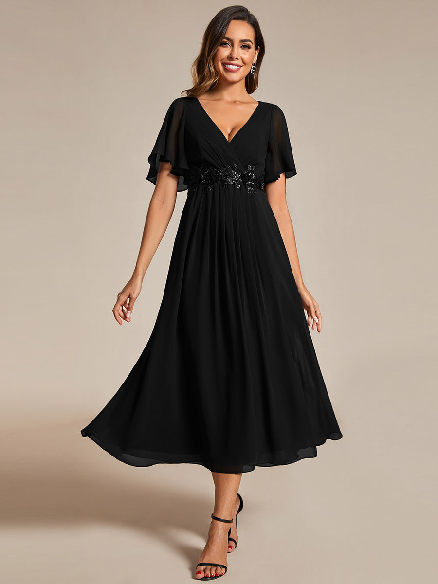 Midi Länge V-Ausschnitt A-Linie Chiffon Kleid Mit Applikationen Und Raffung Details Kleid #Farbe_Schwarz