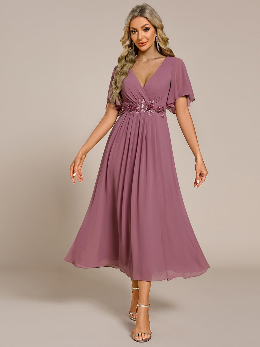 Midi Länge V-Ausschnitt A-Linie Chiffon Kleid Mit Applikationen Und Raffung Details Kleid #Farbe_Orchideenviolett