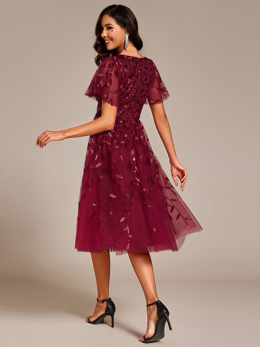 Midi Länge V-Ausschnitt A-Linie Pailletten Kleid Mit Besticktem Blumenmuster Und Gerafften Details #Farbe_Burgunderrot