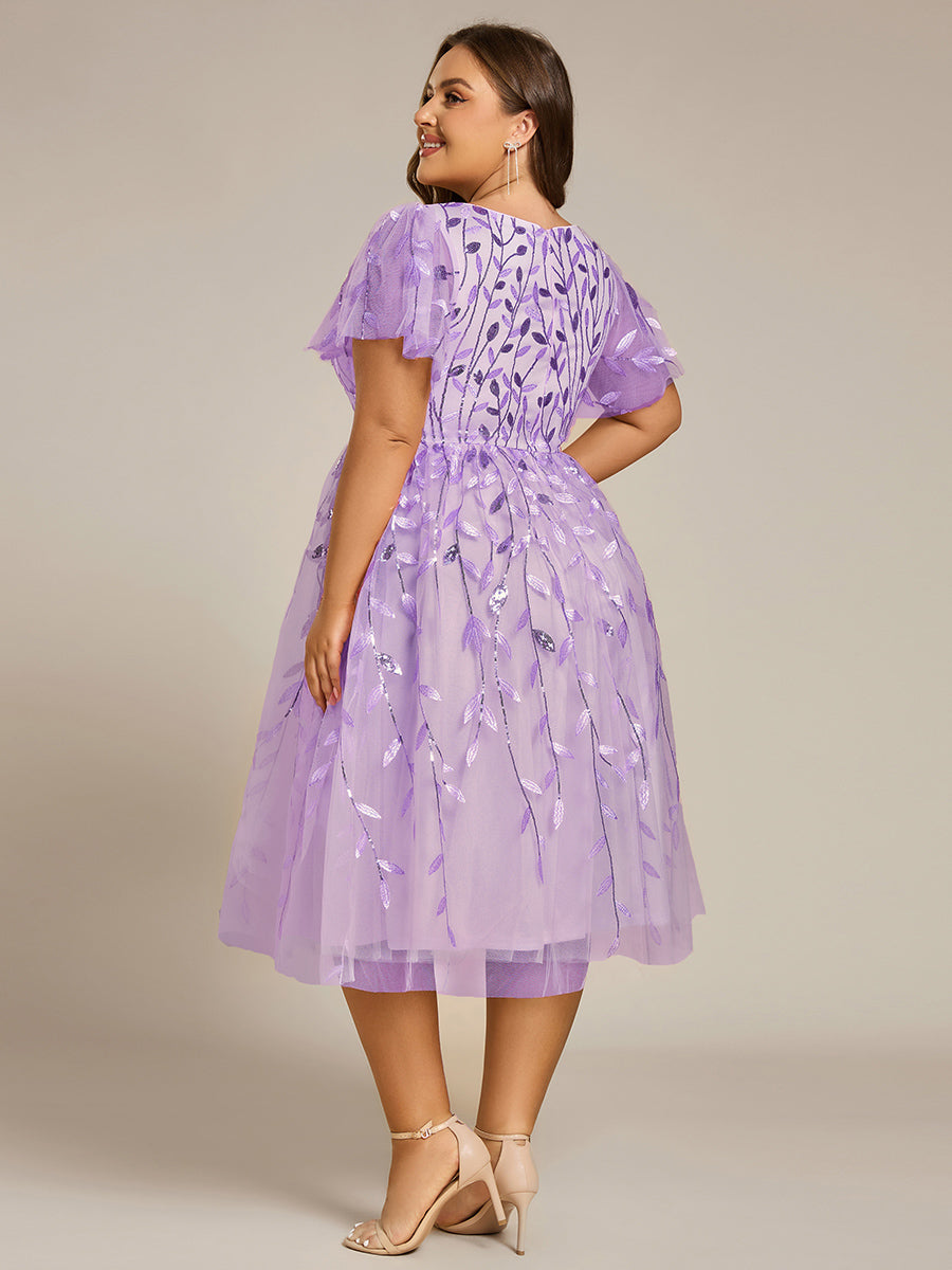 Midi Länge V-Ausschnitt A-Linie Pailletten Kleid Mit Besticktem Blumenmuster Und Gerafften Details #Farbe_Lavendel