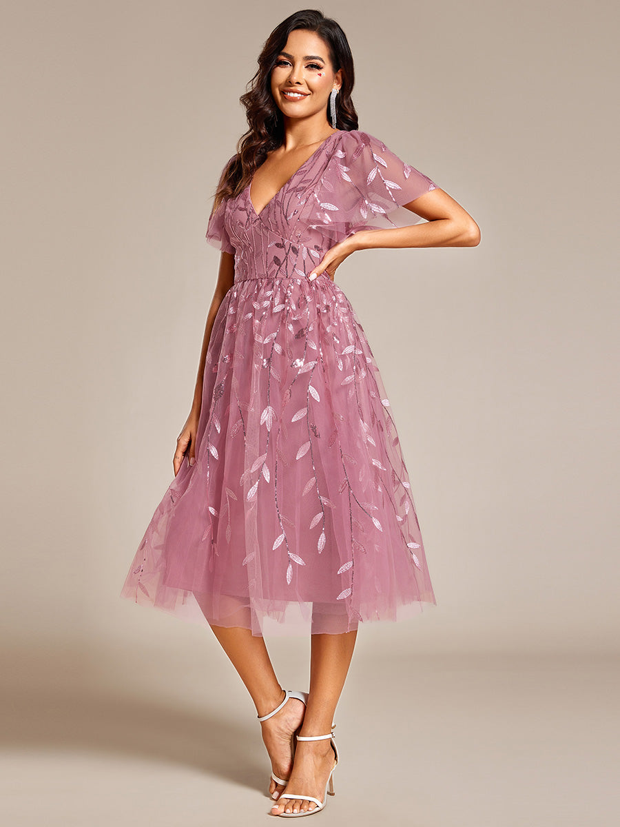Midi Länge V-Ausschnitt A-Linie Pailletten Kleid Mit Besticktem Blumenmuster Und Gerafften Details #Farbe_Orchideenviolett