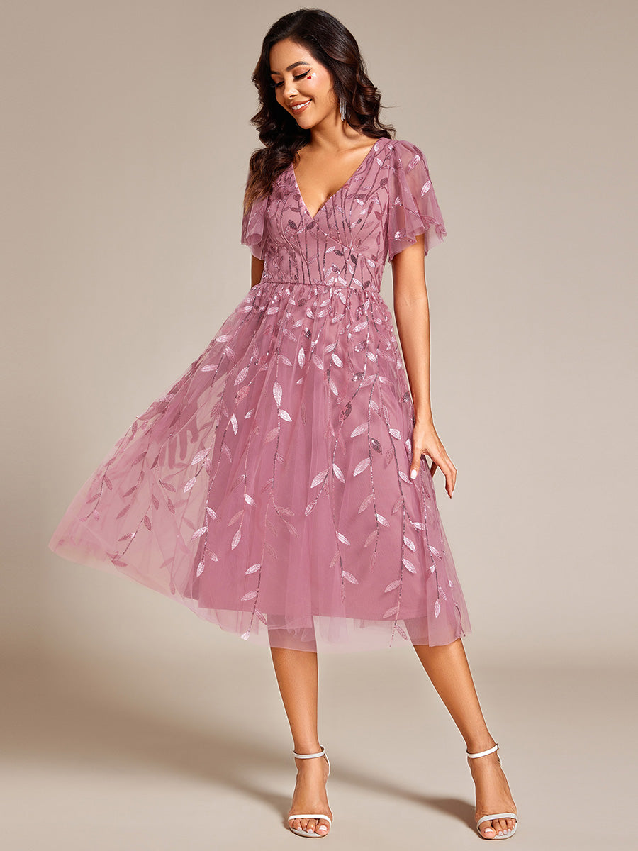 Midi Länge V-Ausschnitt A-Linie Pailletten Kleid Mit Besticktem Blumenmuster Und Gerafften Details #Farbe_Orchideenviolett