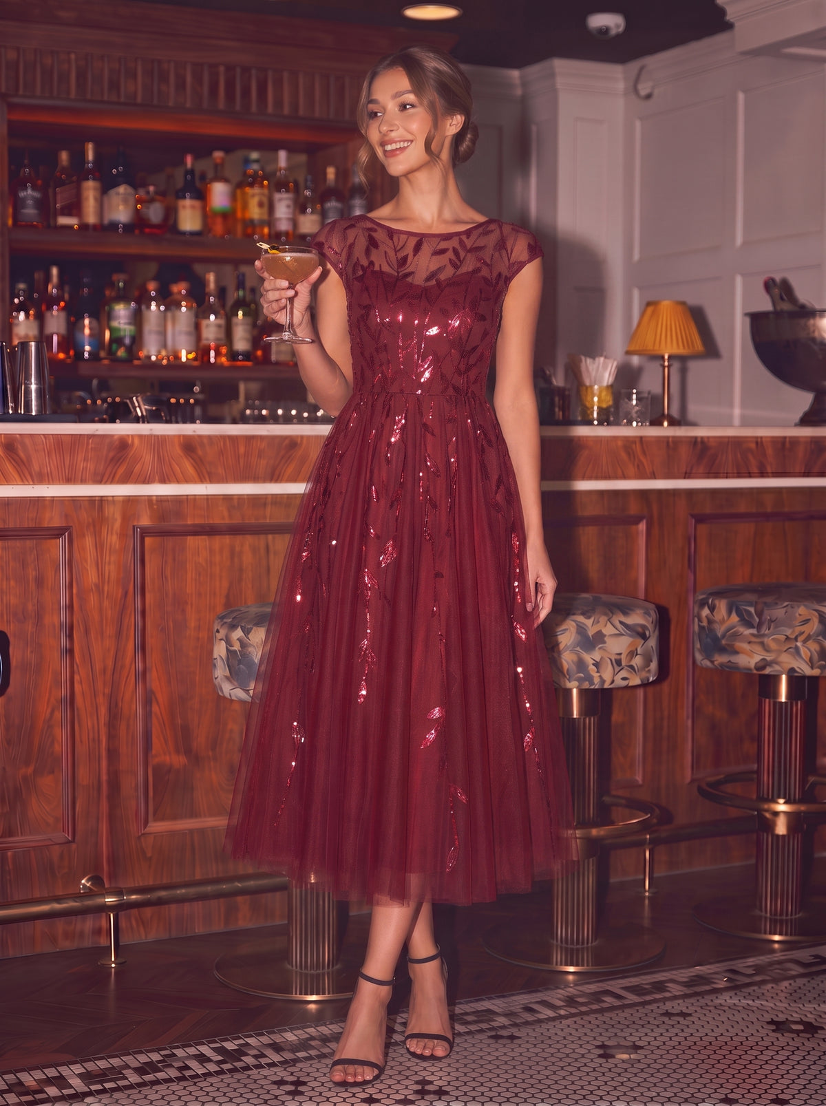 Tea L?nge A Linie Kleid Mit Rundhalsausschnitt Transparente Gestaltung Und Pailletten Kleid #Farbe_Burgunderrot