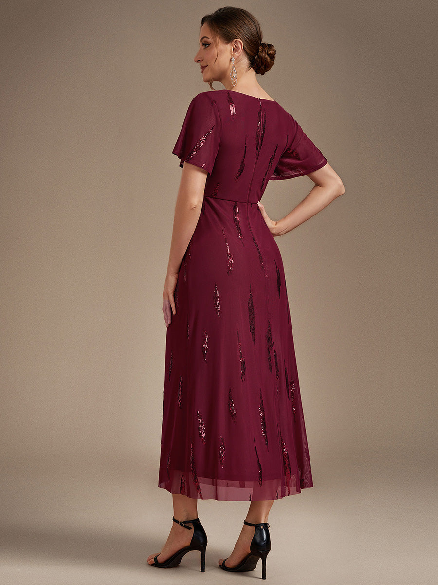 Tea Länge V Ausschnitt Etui Kleid Aus Tüll Mit Pailletten Und Schlitz Zum Binden Kleid #Farbe_Burgunderrot