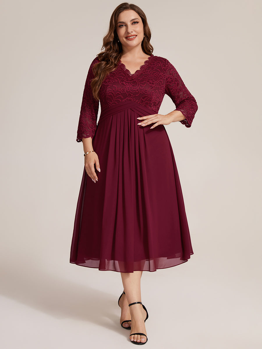 Midi Tee Länge V Ausschnitt Etui Kleid Aus Spitze Elegantes Design Für Besondere Anlässe #Farbe_Burgunderrot