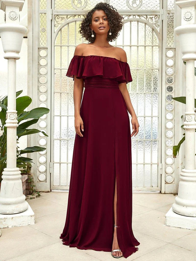 Bodenlanger Offshoulder A-Linie Chiffon Kleid Mit Falten Design Und Oberschenkel Hohem Schlitz #Farbe_Burgunderrot