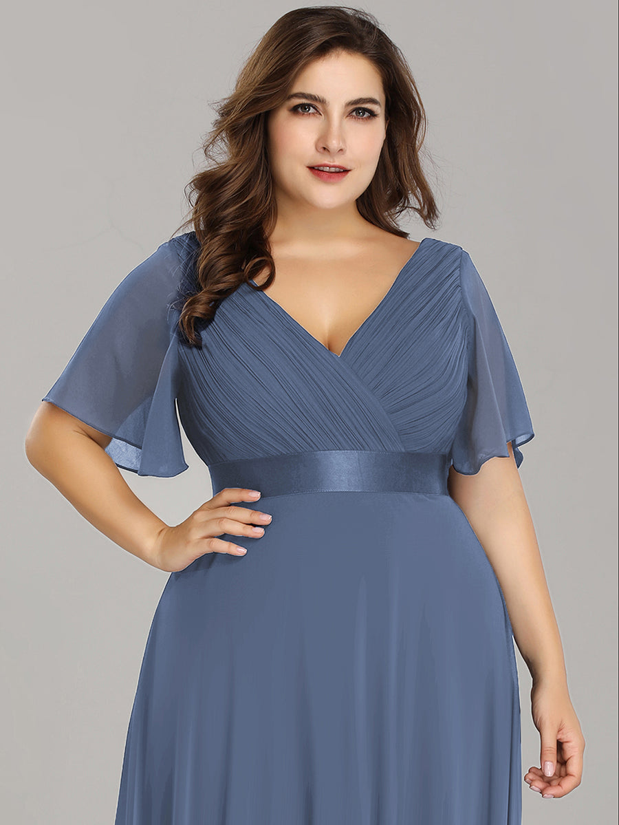 Langes Brautjungfernkleid mit Empire-Taille und kurzen, flatternden Ärmeln #Farbe_Taubenblau