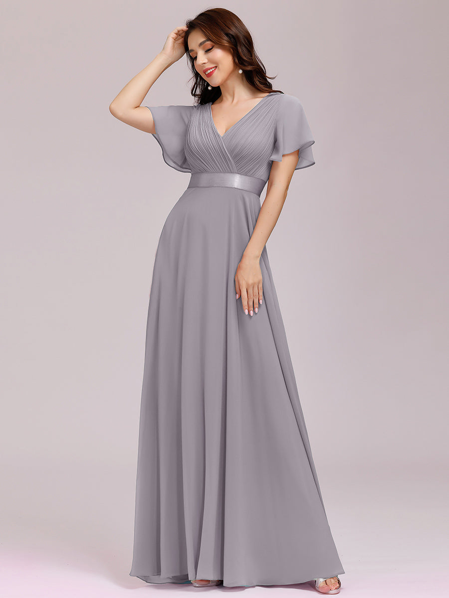 Langes Brautjungfernkleid mit Empire-Taille und kurzen, flatternden Ärmeln #Farbe_Grau