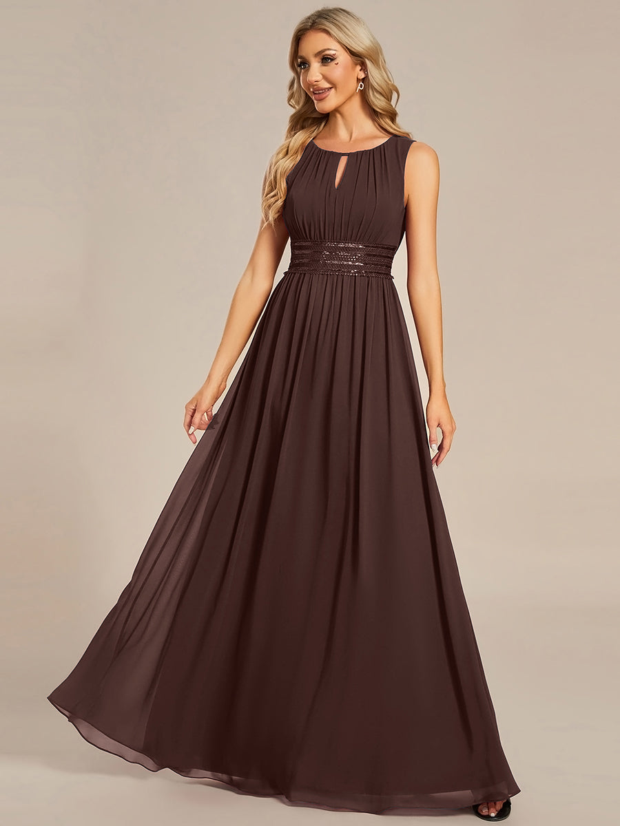 Bodenlanger A-Linien Chiffon Kleid Mit Rundhalsausschnitt Und Bestickten Details #Farbe_Schokoladenbraun