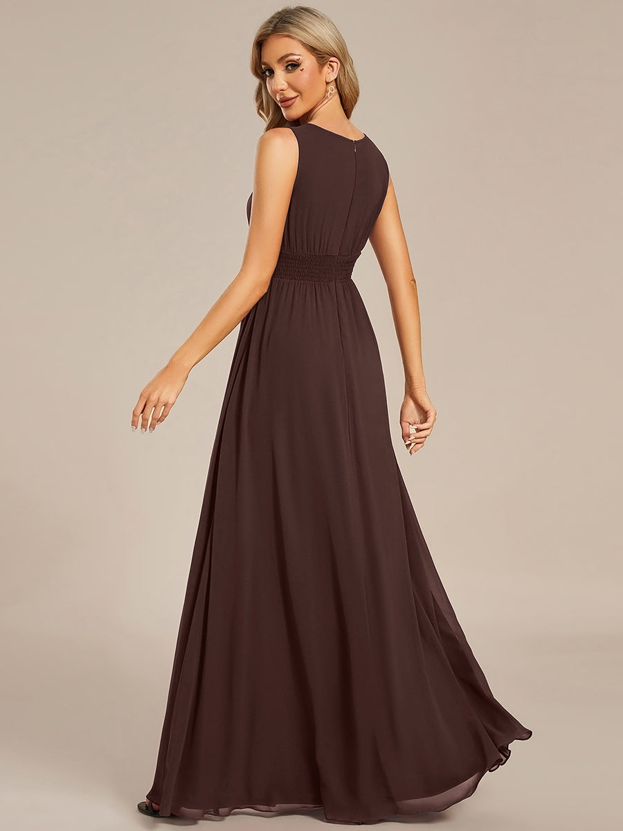Bodenlanger A-Linien Chiffon Kleid Mit Rundhalsausschnitt Und Bestickten Details #Farbe_Schokoladenbraun
