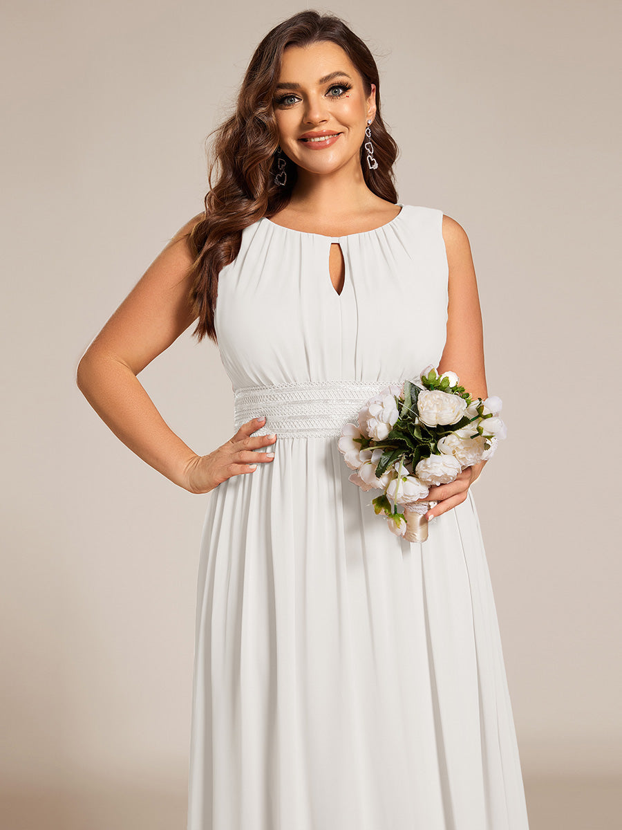 Bodenlanger A-Linien Chiffon Kleid Mit Rundhalsausschnitt Und Bestickten Details #Farbe_Weiß