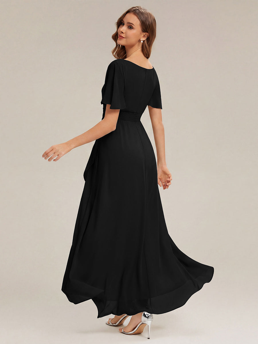 High-Low Chiffon Kleid Mit Rundhalsausschnitt Asymmetrischem Saum Gerüschten Und Rüschen Details Faltenoptik #Farbe_Schwarz