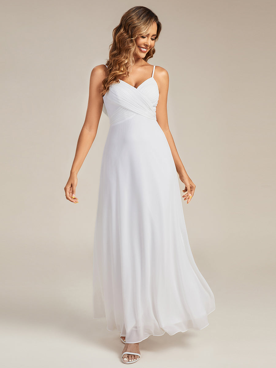 Brautjungfernkleid mit V-Ausschnitt schmalen Trägern und bodenlangem Rock #Farbe_Weiß