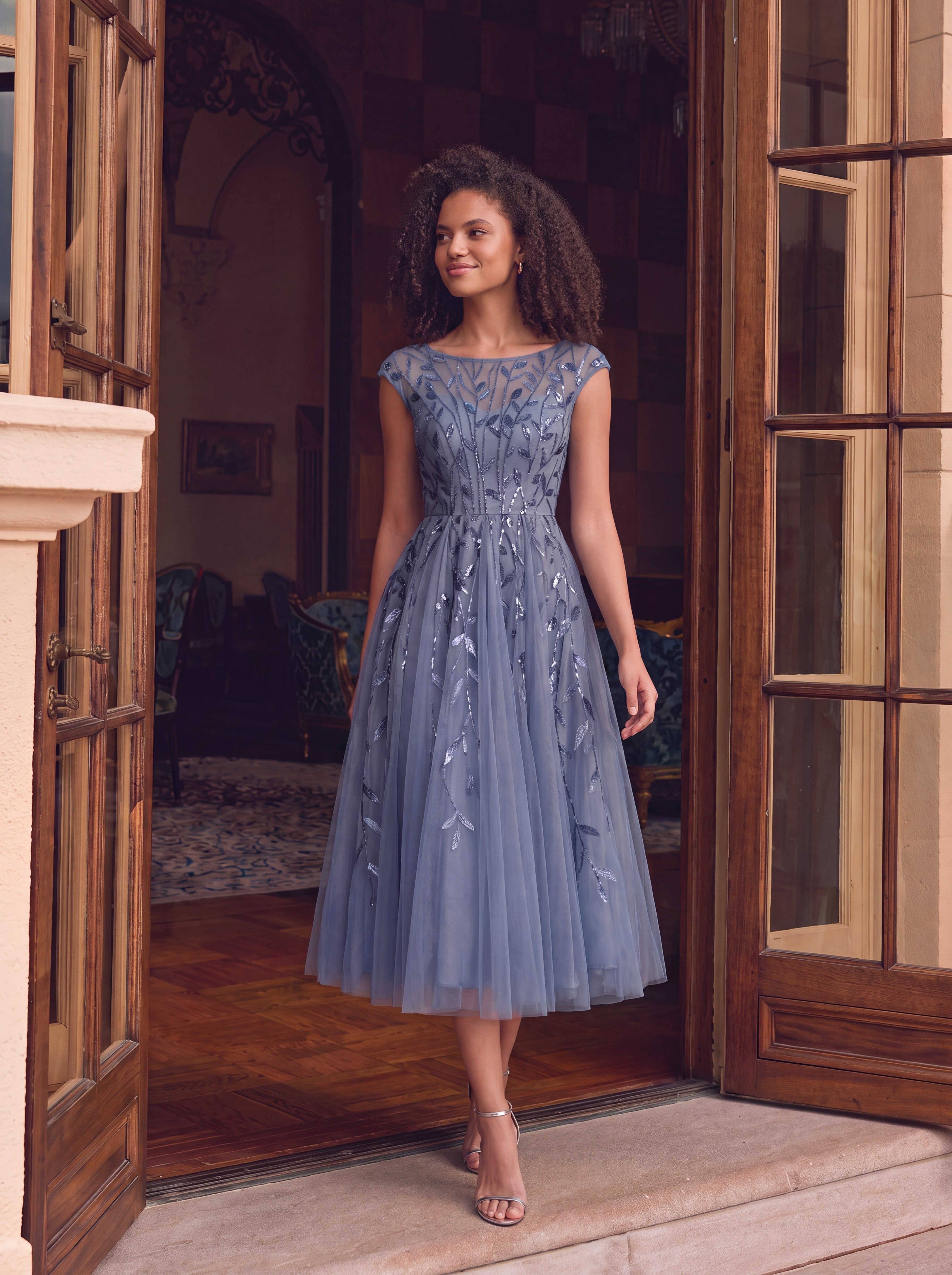 Tea L?nge A Linie Kleid Mit Rundhalsausschnitt Transparente Gestaltung Und Pailletten Kleid #Farbe_Taubenblau