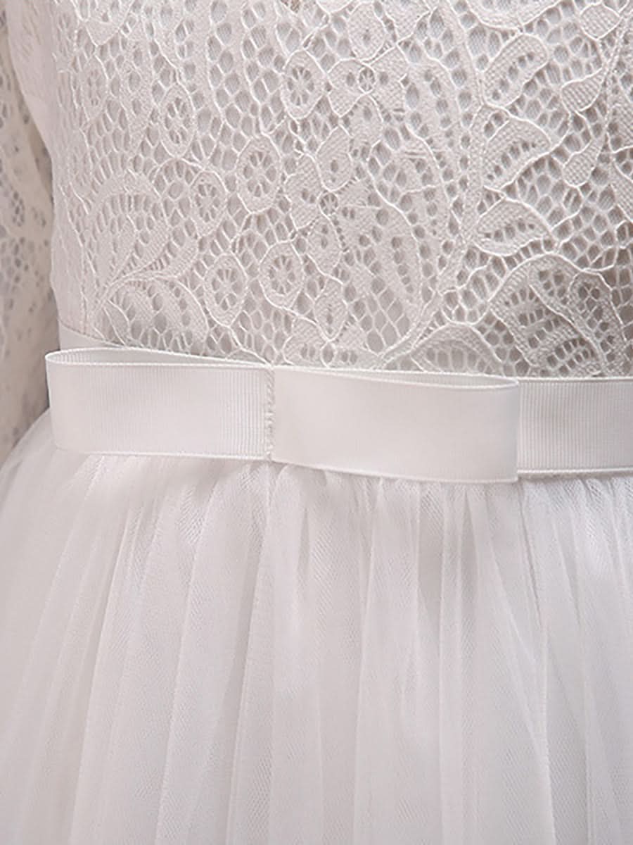 Bezauberndes Blumenmädchenkleid aus Spitze mit Schleife und langen Ärmeln #farbe_weiss