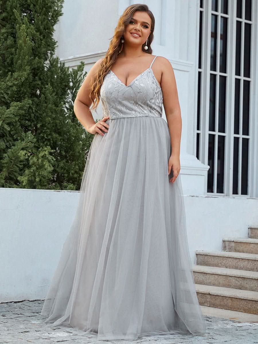 Größe Nach Maß Atemberaubendes Spaghetti-Träger V-Ausschnitt besticktes bodenlanges Abendkleid 50090