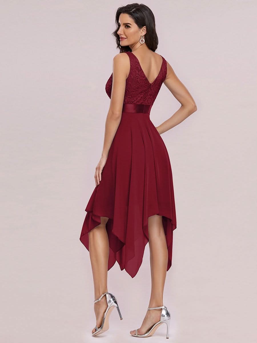 Kurz Spitzen Cocktailkleid mit V-Ausschnitt #farbe_Burgundy