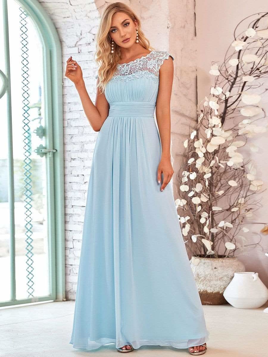Elegantes Maxi-Brautjungfernkleid mit langen Spitzen und FlügelÄrmeln #Farbe_Blau