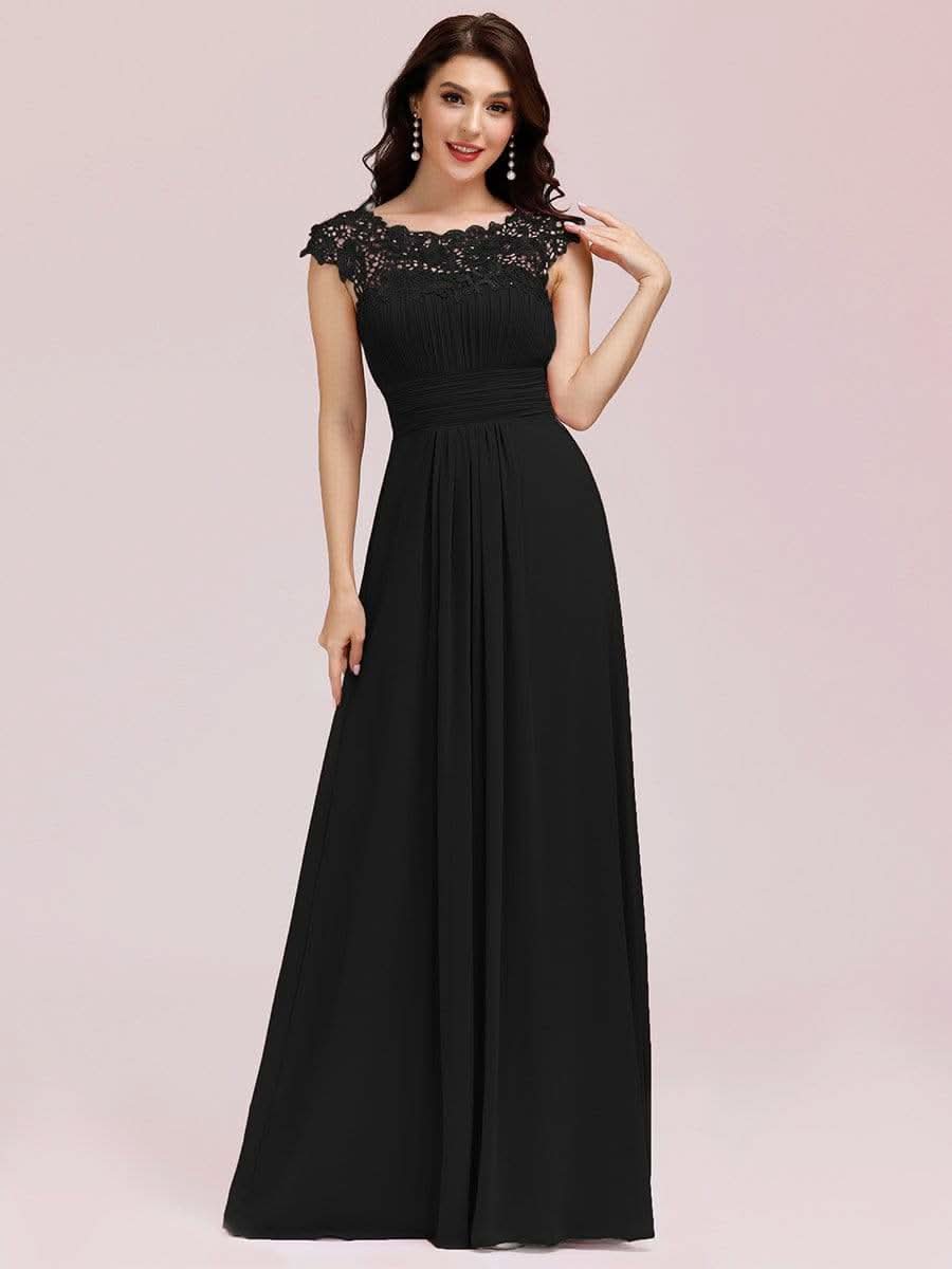 Elegantes Maxi-Brautjungfernkleid mit langen Spitzen und FlügelÄrmeln #Farbe_Schwarz