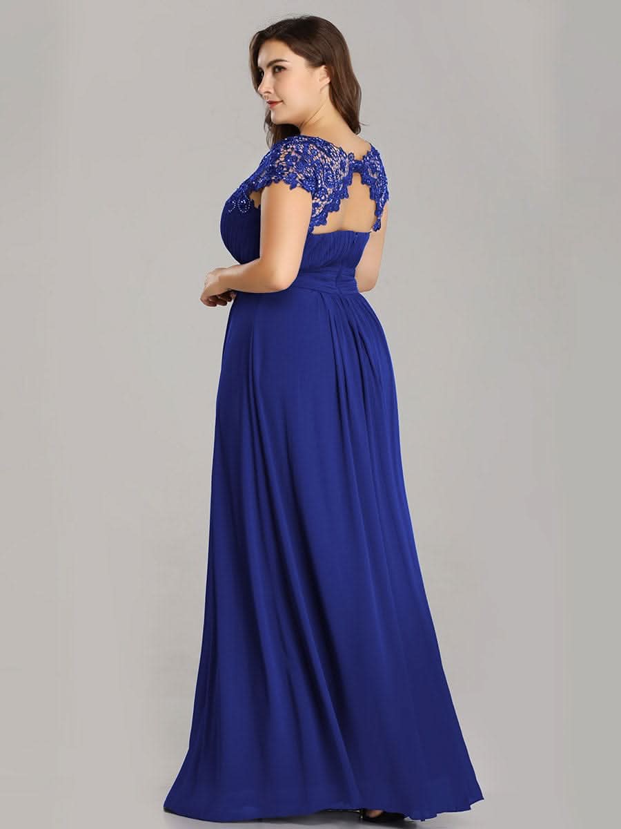 Elegantes Maxi-Brautjungfernkleid mit langen Spitzen und FlügelÄrmeln #Farbe_Saphirblau
