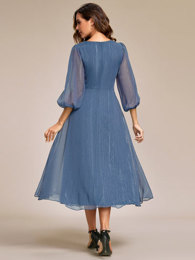 Robe d'invit¡§| de mariage trap¡§¡§ze en mousseline fluide ¡§¡è encolure ronde et longueur au genou #farbe_Taubenblau