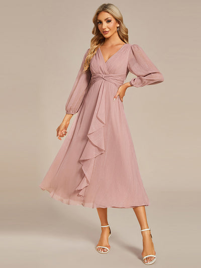 Robe d'invit¡§| de mariage trap¡§¡§ze en mousseline fluide ¡§¡è encolure ronde et longueur au genou #farbe_Altrosa
