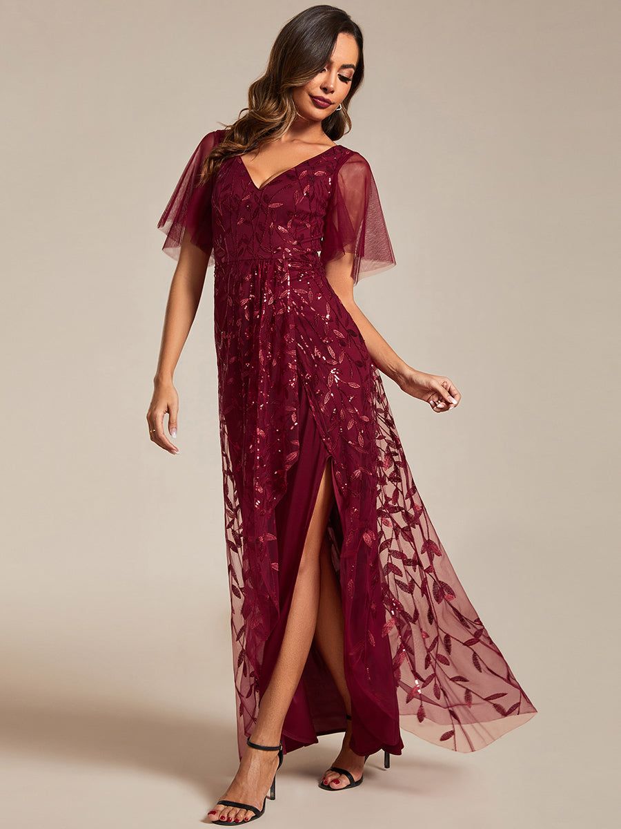 Maxilänge, V-Ausschnitt, asymmetrischer Saum, Pailletten-Kleid mit tiefem V-Ausschnitt und funkelnden Details #Farbe_Burgunderrot