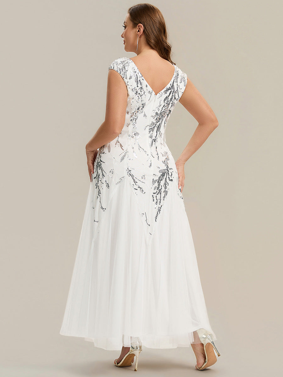 Bodenlanger V-Ausschnitt A-Linie Pailletten Kleid Mit Besticktem Blumenmuster #Farbe_Weiß